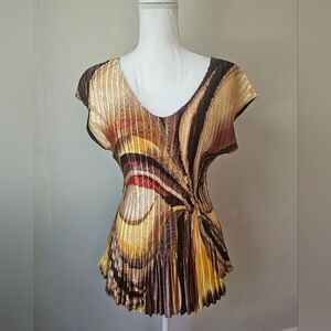 Pleated Wave-Print Cap Sleeve Top in Brown and Yellow